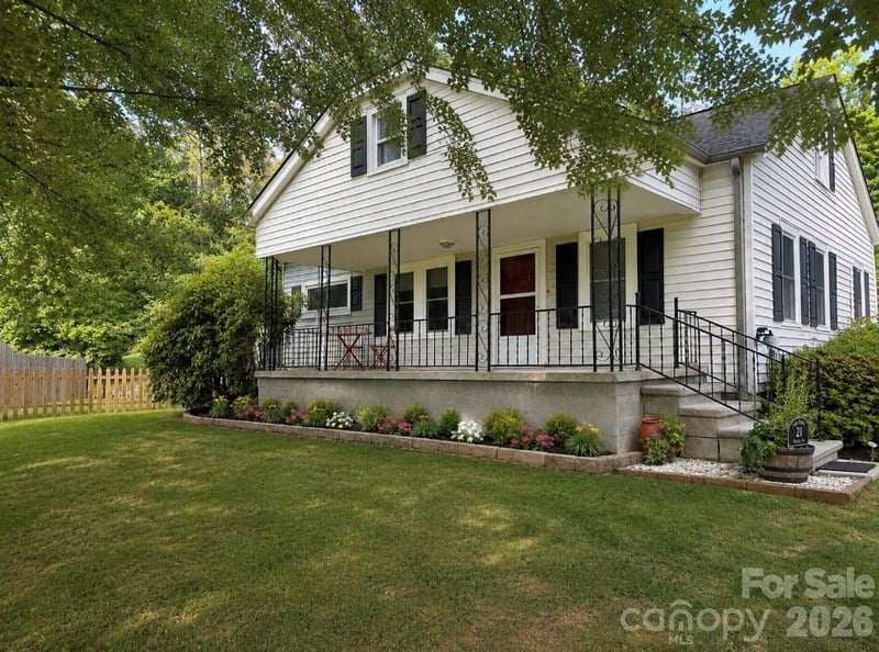 21 Byrd Ln, Brevard, NC 28712