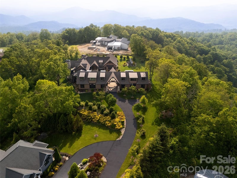93 Snow Ridge Dr, Hendersonville, NC 28792
