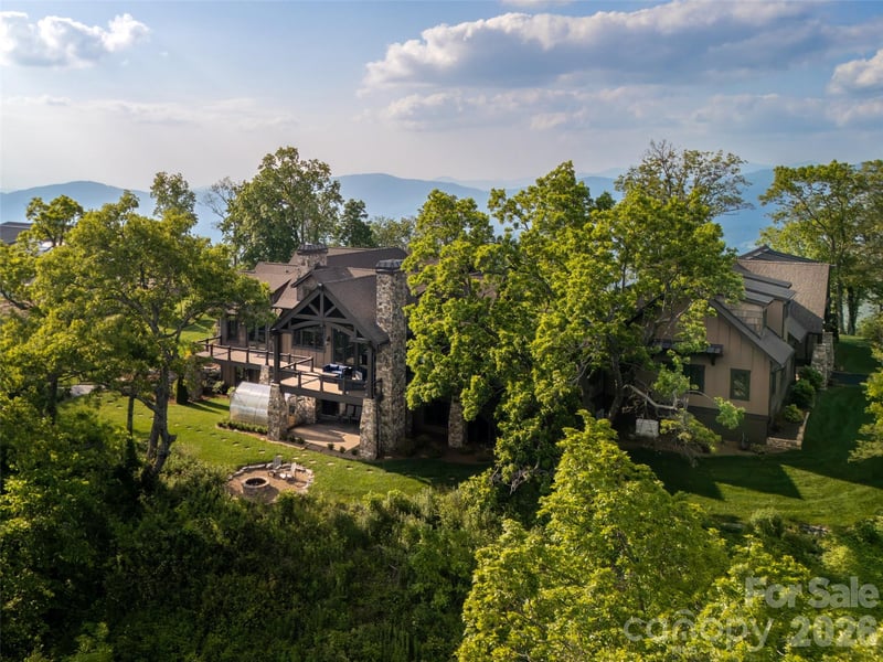 93 Snow Ridge Dr, Hendersonville, NC 28792