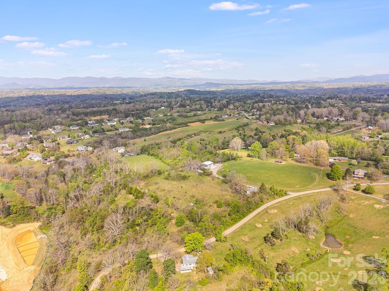 47 Gill Branch Rd, Weaverville, NC 28787