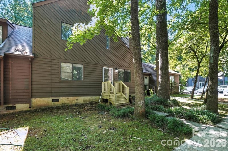 11231 E W T Harris Blvd, Charlotte, NC 28212
