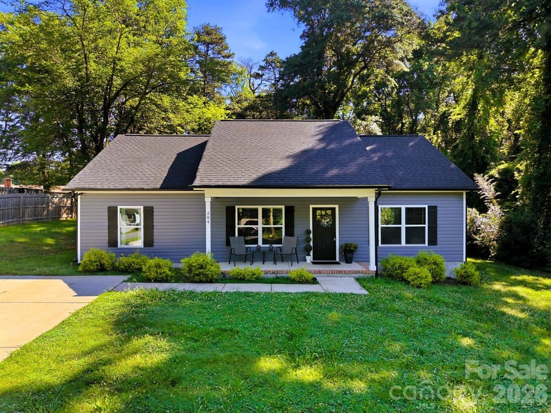 204 Price St, Mount Holly, NC 28120