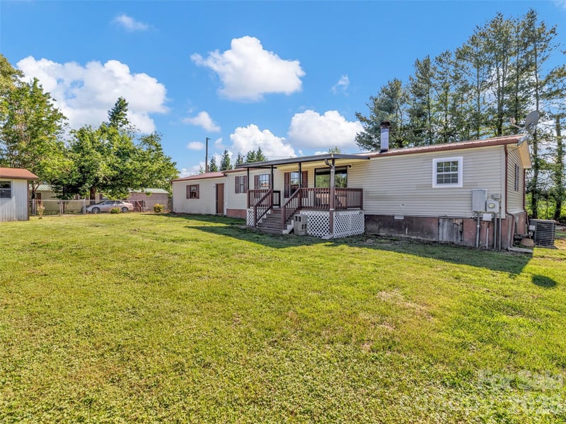 133 Kristey Ln, Hendersonville, NC 28792