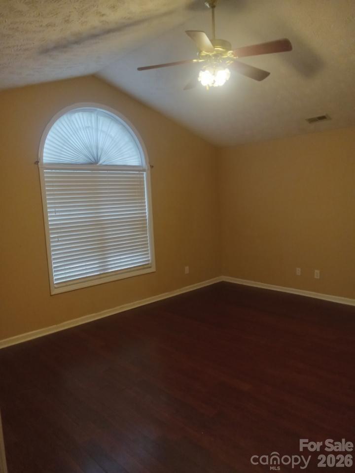 5529 Walking Trl, Hope Mills, NC 28348