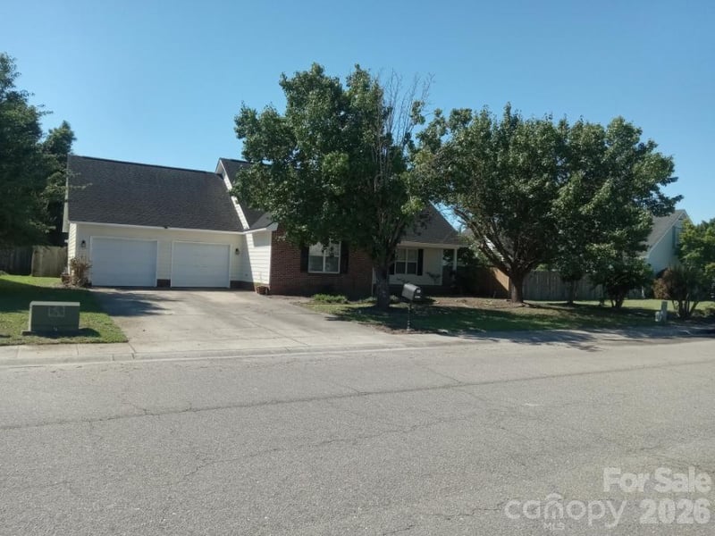 5529 Walking Trl, Hope Mills, NC 28348