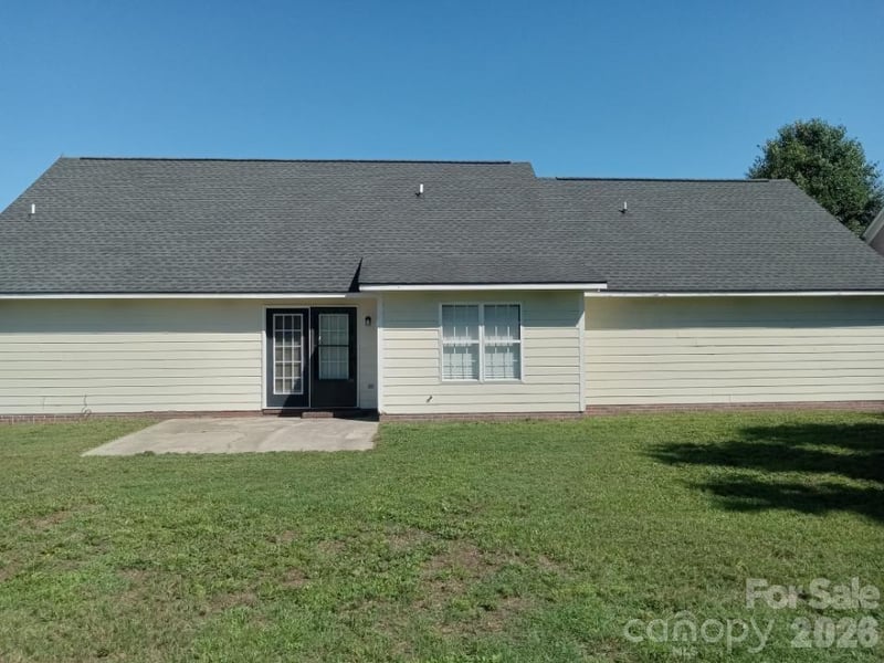 5529 Walking Trl, Hope Mills, NC 28348