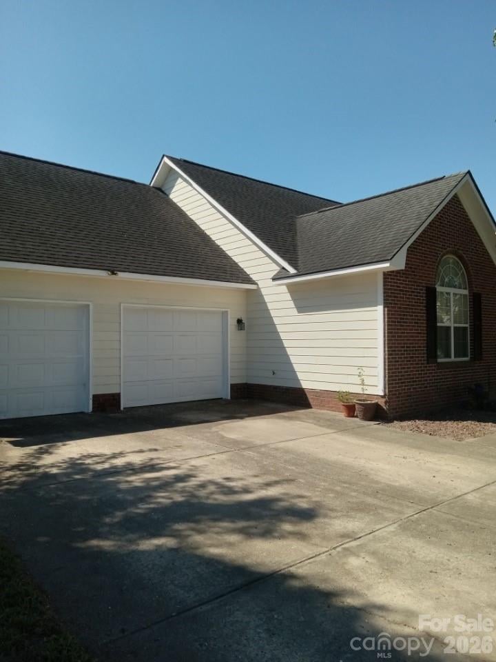 5529 Walking Trl, Hope Mills, NC 28348