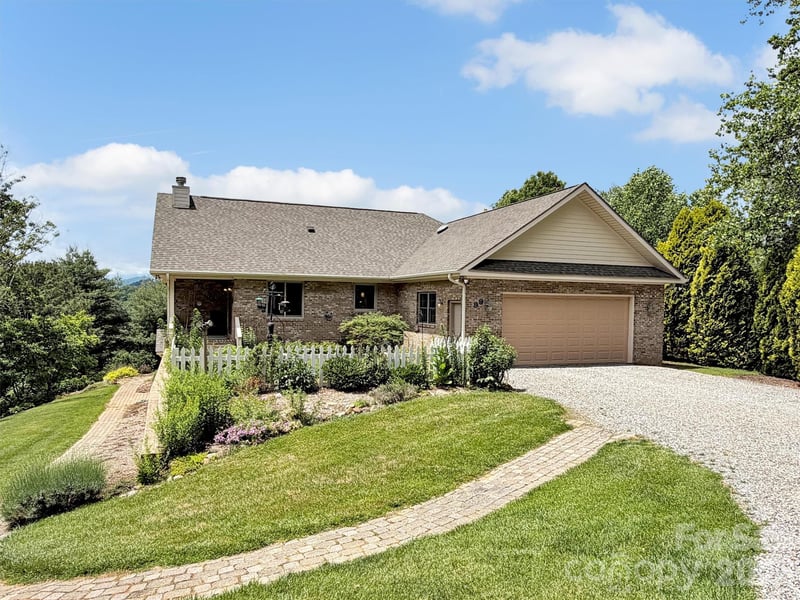 99 Mary Gray Dr, Clyde, NC 28721