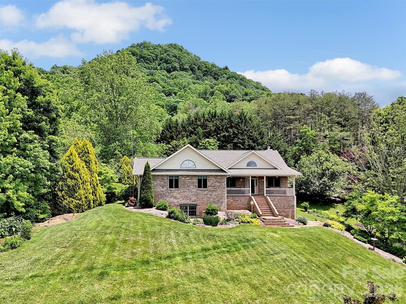 99 Mary Gray Dr, Clyde, NC 28721