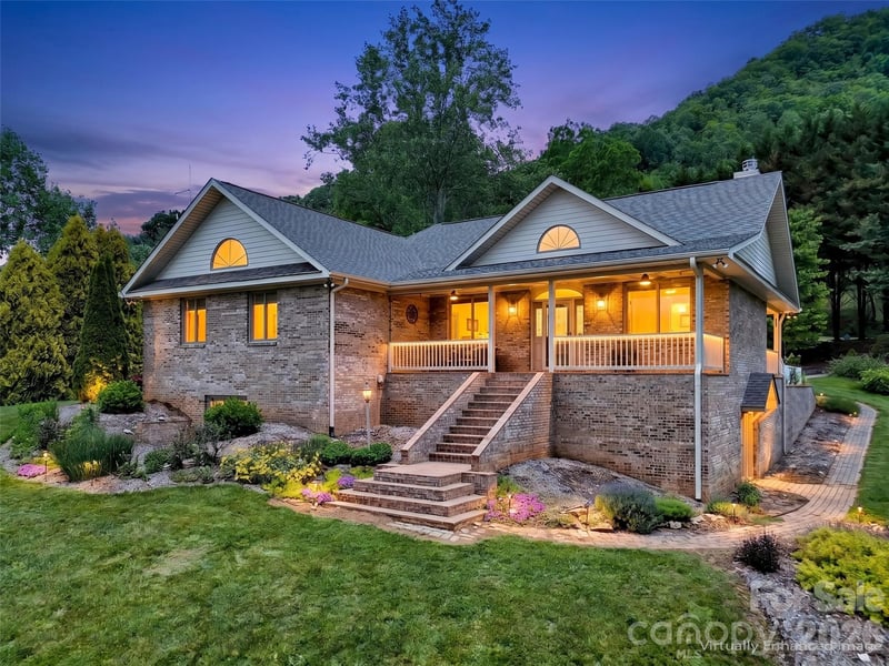99 Mary Gray Dr, Clyde, NC 28721