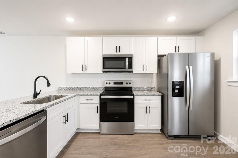 1033 19th St #37 & 38, Hickory, NC 28601