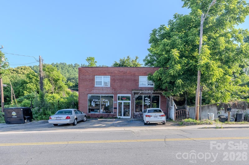 615 Oak Ave, Spruce Pine, NC 28777