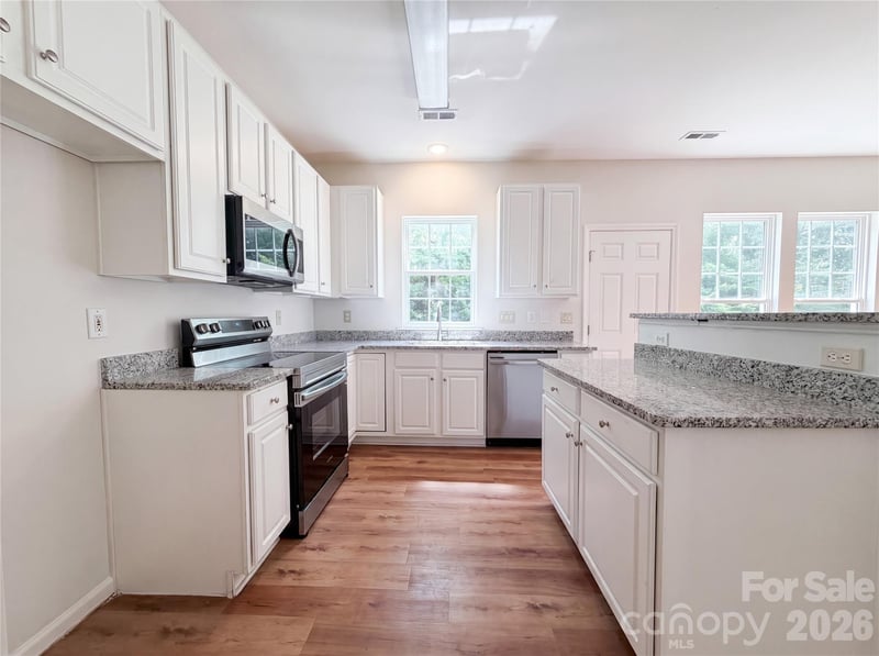 10648 Secret Garden Ln, Charlotte, NC 28214