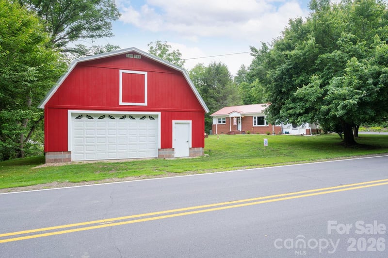 2896 Old Mars Hill Hw, Weaverville, NC 28787
