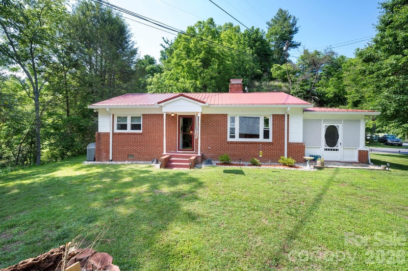 2896 Old Mars Hill Hw, Weaverville, NC 28787