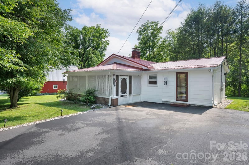 2896 Old Mars Hill Hw, Weaverville, NC 28787