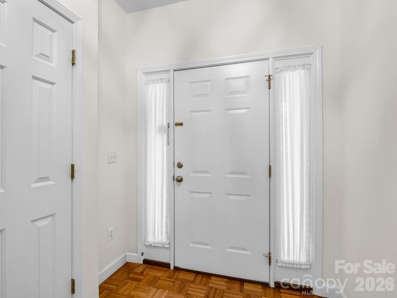 6 Scottish Cir, Asheville, NC 28803