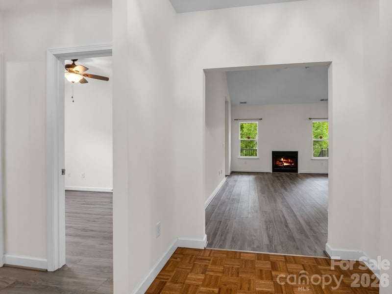 6 Scottish Cir, Asheville, NC 28803
