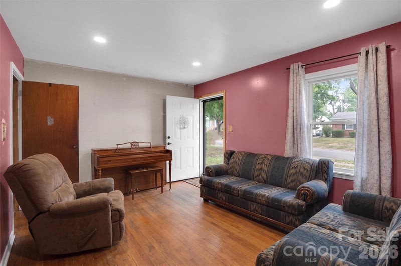1616 Mcallister Dr, Charlotte, NC 28216