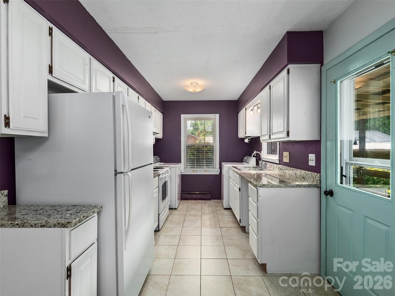 25 Moody Rd, Asheville, NC 28806