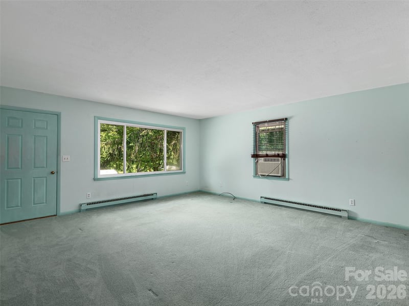 25 Moody Rd, Asheville, NC 28806