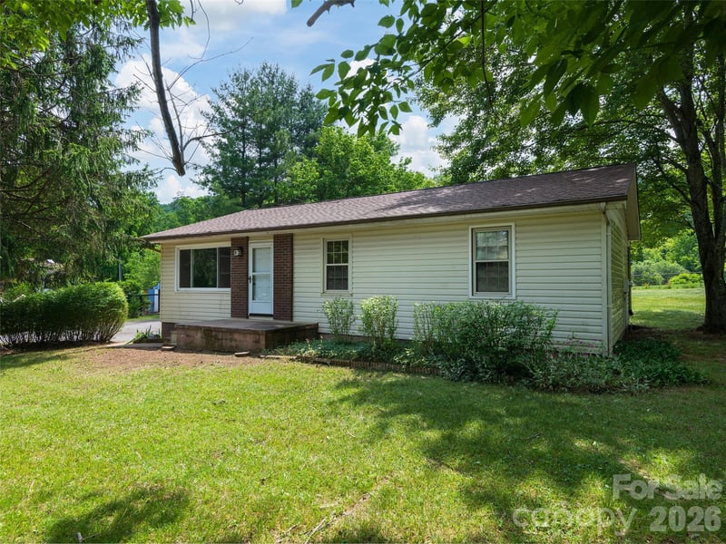 25 Moody Rd, Asheville, NC 28806