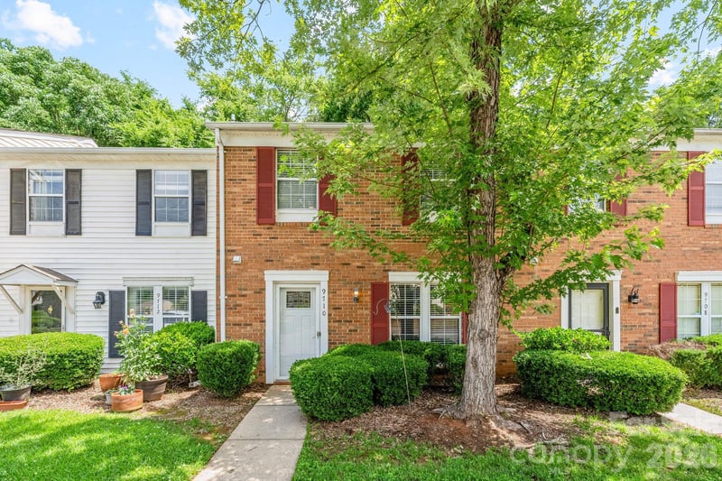 9710 Old Gate Dr, Matthews, NC 28105