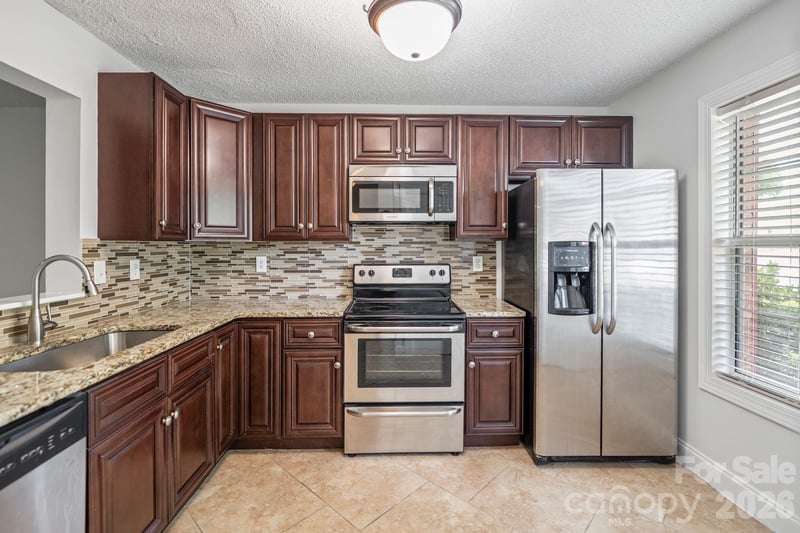 9710 Old Gate Dr, Matthews, NC 28105