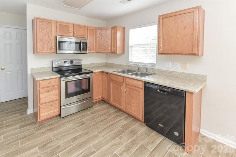 11927 Cheviott Hill Ln, Charlotte, NC 28213