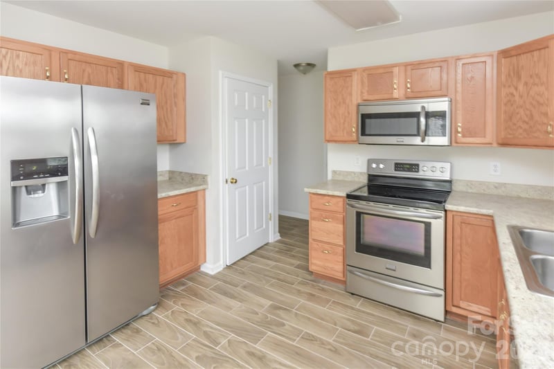 11927 Cheviott Hill Ln, Charlotte, NC 28213