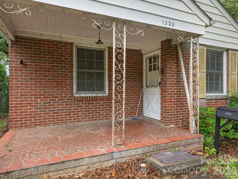 1525 Herrin Ave, Charlotte, NC 28205