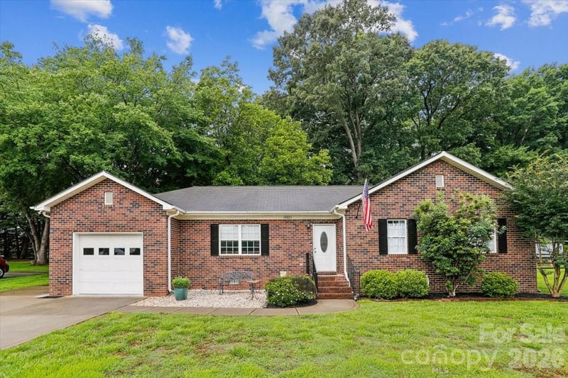 10821 Hampton Dr, Charlotte, NC 28227
