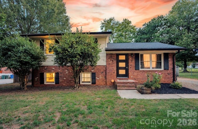 827 Brookwood Dr, Mooresville, NC 28115