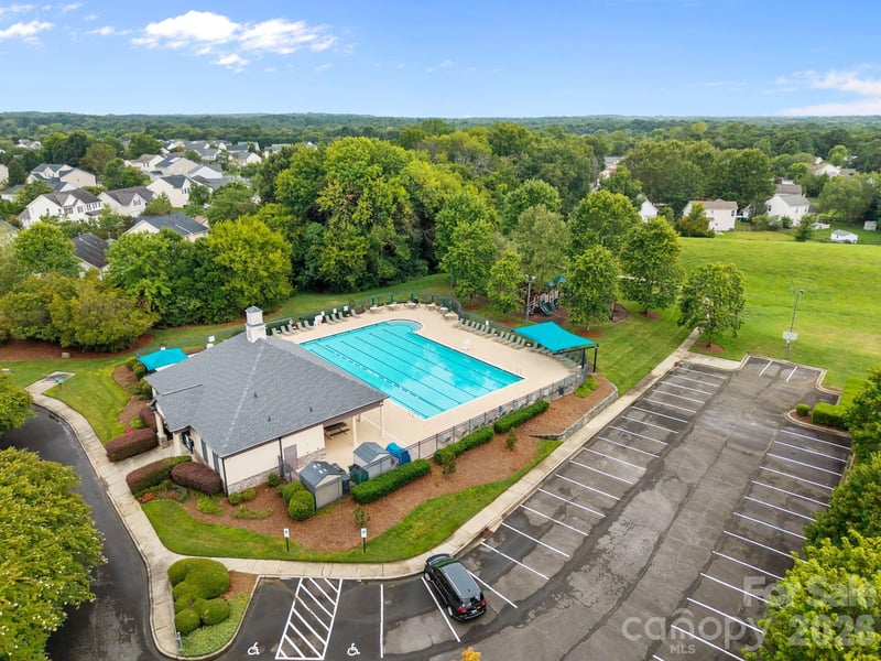 10609 Spring Rain Ct, Charlotte, NC 28278