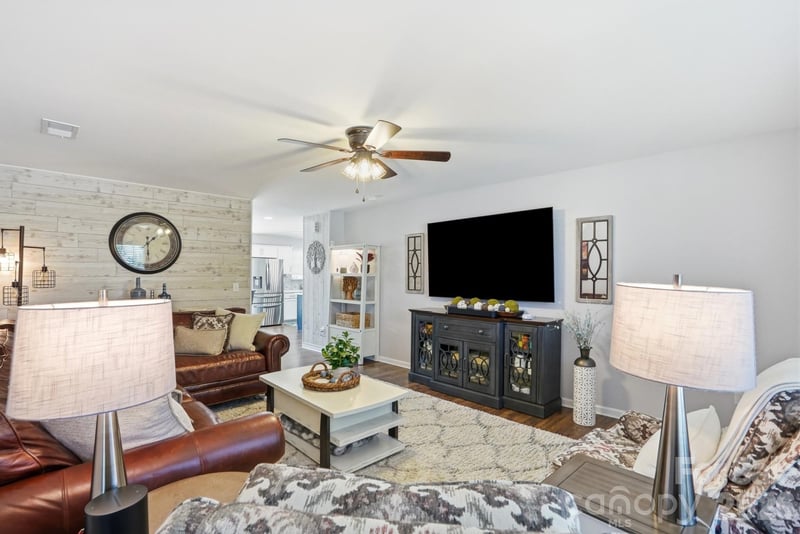 2757 Waybrook Dr, Dallas, NC 28034