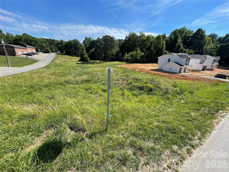 108 Longview St, Lexington, NC 27292