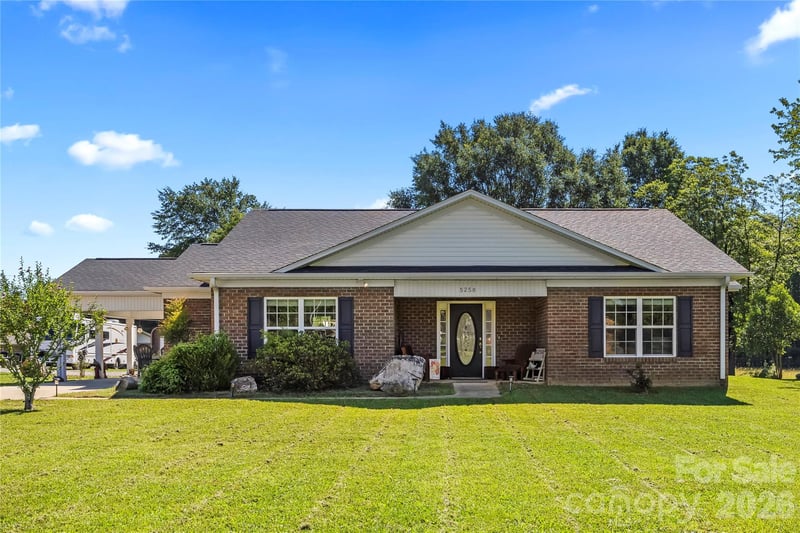 5250 Hickory Grove Rd, Mount Holly, NC 28120
