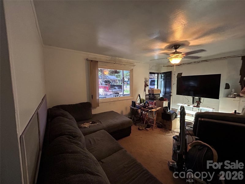 1035 Nations Dr, Charlotte, NC 28217