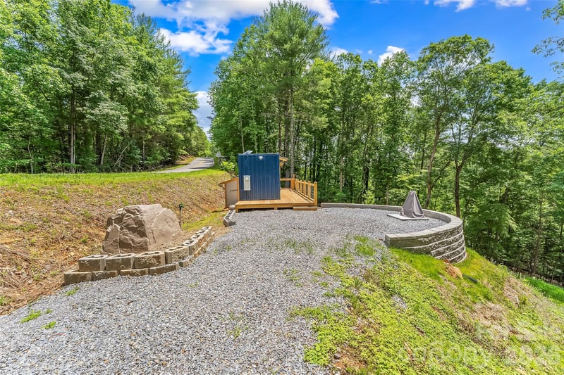 678 Forest Lake Heights Dr #2, Nebo, NC 28761