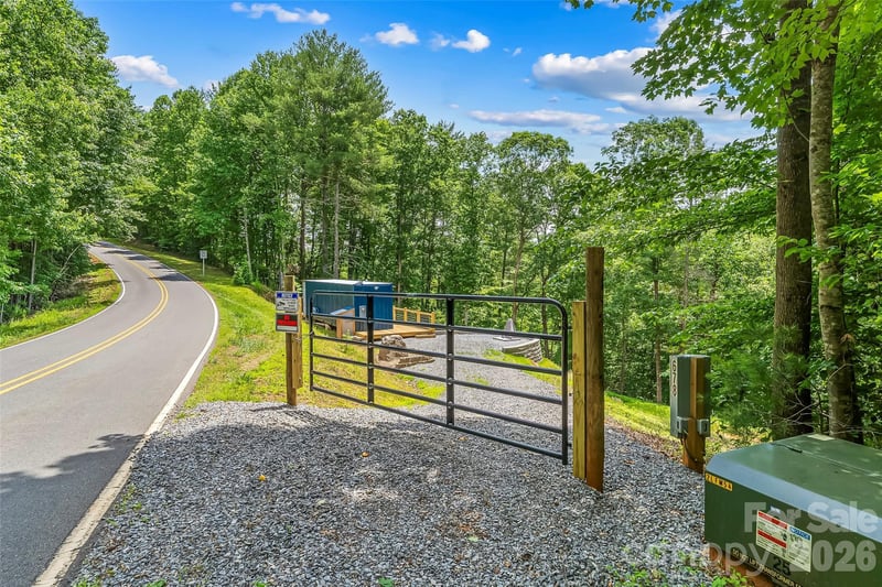 678 Forest Lake Heights Dr #2, Nebo, NC 28761