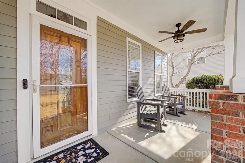 1044 Hunters Run Dr, Tega Cay, SC 29708