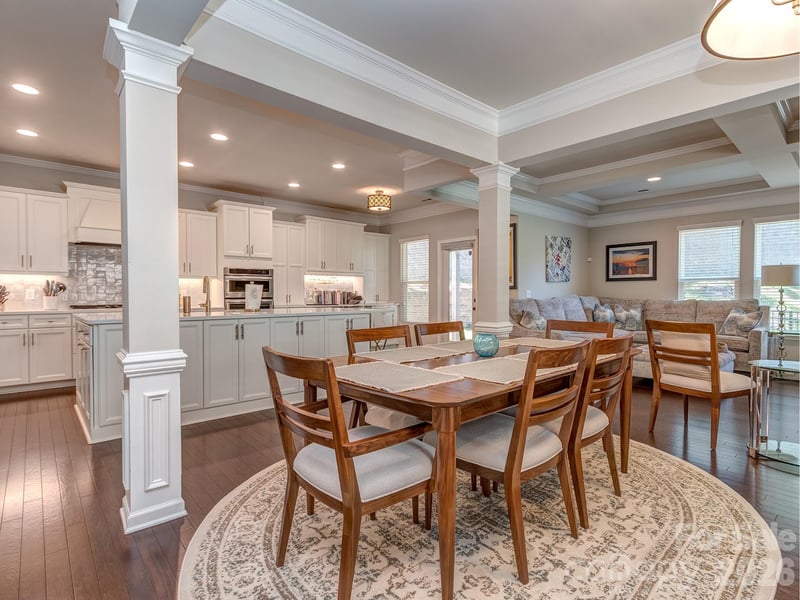 1809 Sunchaser Ln, Charlotte, NC 28210