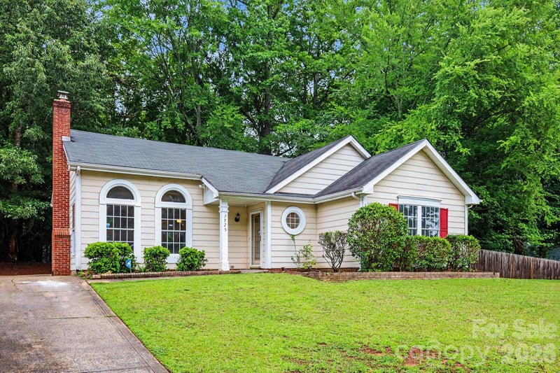 7925 Turquoise Dr, Charlotte, NC 28215