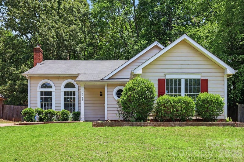 7925 Turquoise Dr, Charlotte, NC 28215
