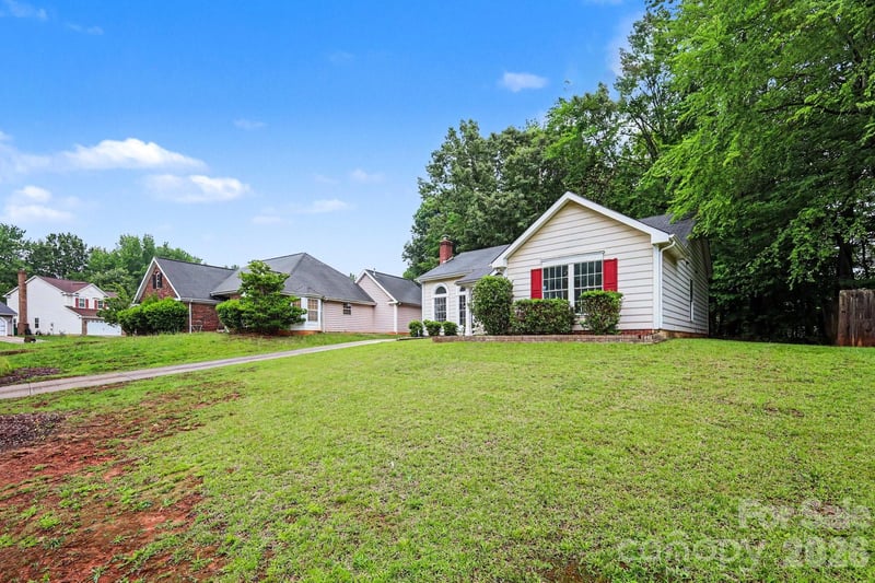7925 Turquoise Dr, Charlotte, NC 28215