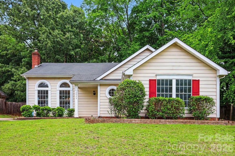 7925 Turquoise Dr, Charlotte, NC 28215