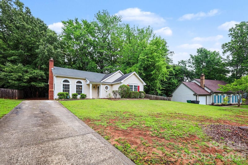 7925 Turquoise Dr, Charlotte, NC 28215