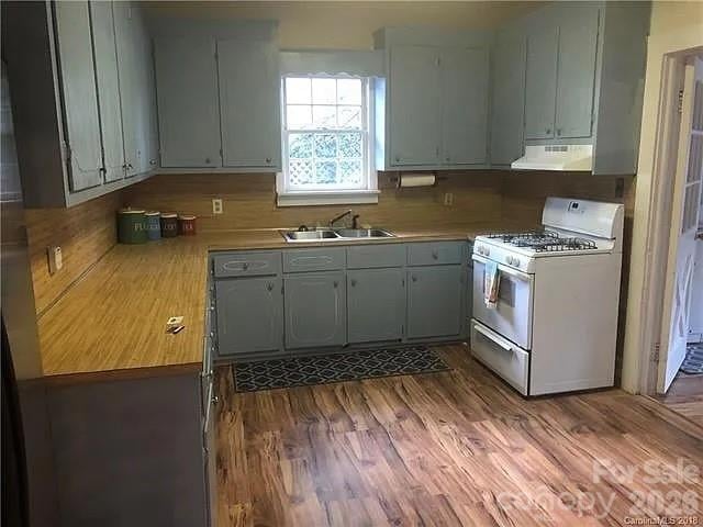 23 Lineberger St, Lowell, NC 28098