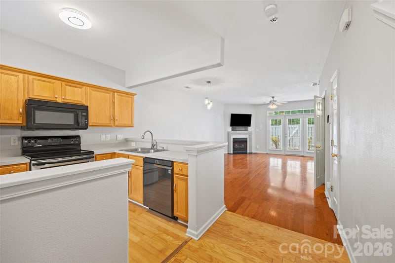 8244 Carob Tree Ln, Charlotte, NC 28215