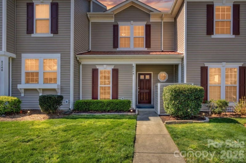 8244 Carob Tree Ln, Charlotte, NC 28215